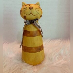 Hand Carved Wooden Cat Sculpture/Figurine